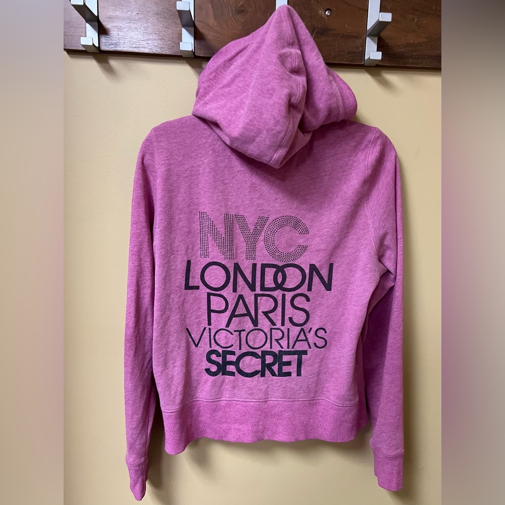 Victoria's Secret Supermodel Essentials Pink Hoodie NYC London Paris Size Large